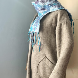 毛糸と羊毛のマーブルマフラー（ジェイド＆モーブパープル） 3枚目の画像