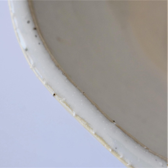 大きすぎない丸いボウル（椀、中鉢、小丼ぶり）白御影土×チタンマット釉 7枚目の画像