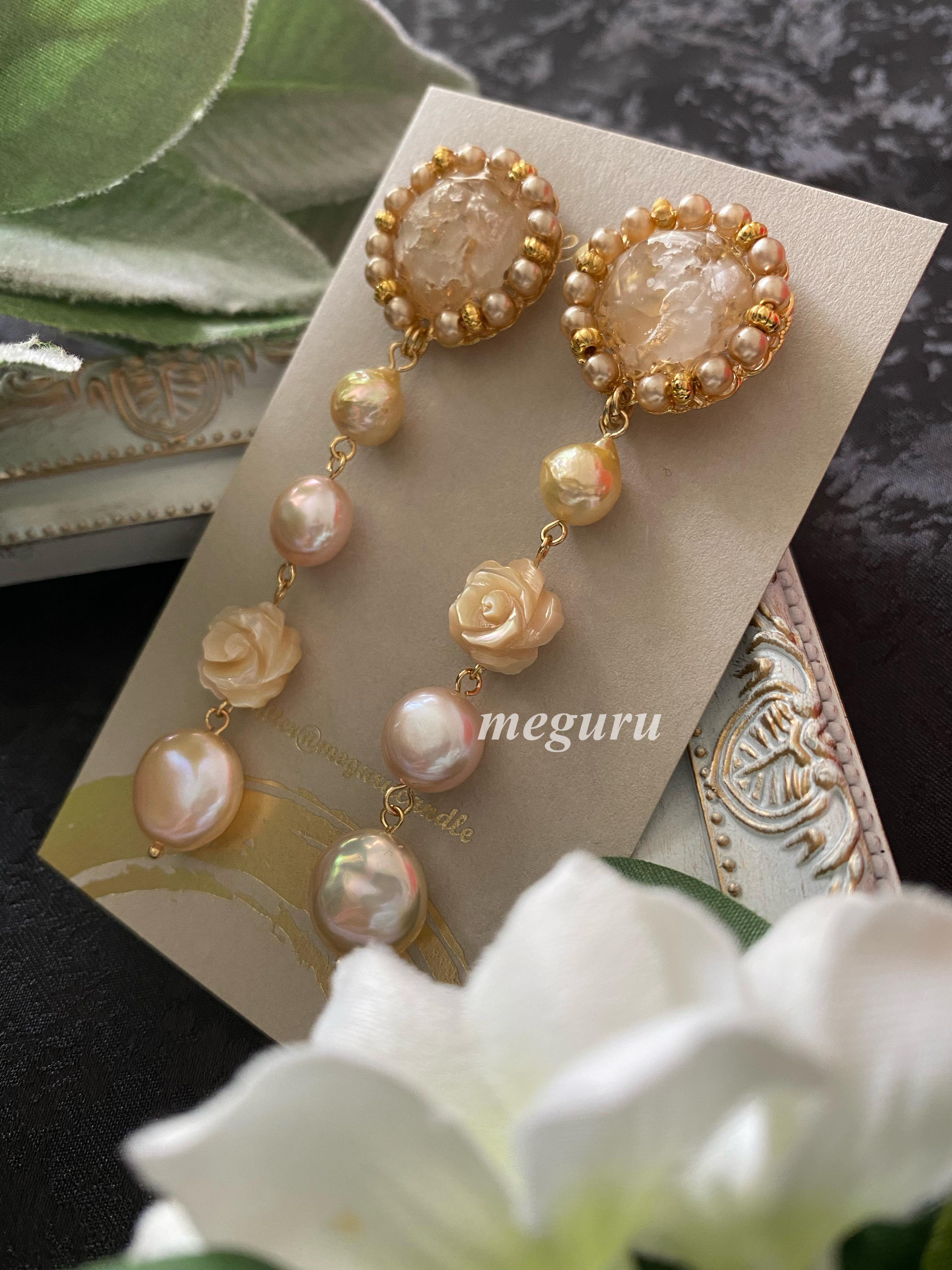 泪の珠「薔薇の名前」イヤリング 8,489円