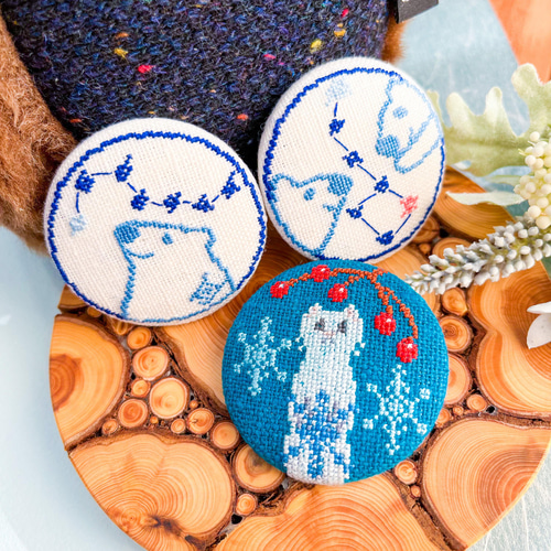 刺繍ブローチ ハンドメイドアクセサリー ブローチ アクセサリー