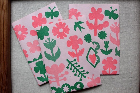 ＊送料込み＊紙袋5枚組　緑とピンクのお花 2枚目の画像