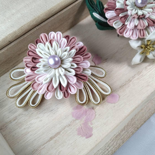 つまみ細工|和風布花ケナフの葉◎ピア39 その他ヘアアクセサリー Amina