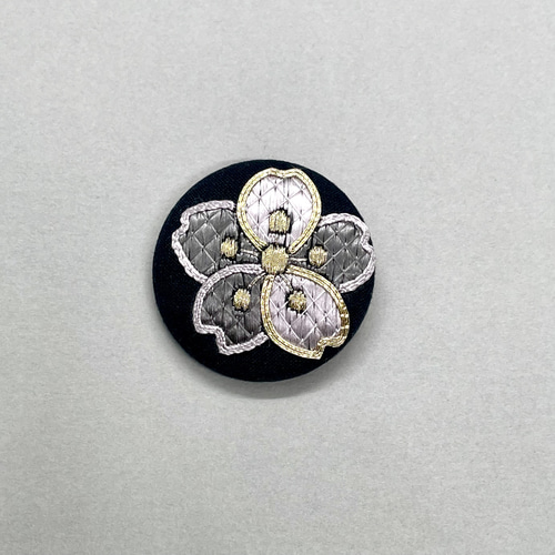 専用商品　　刺繍ブローチ 060549f6e01164f5e4278f6bba41ee