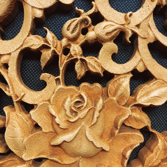 錦鶏薔薇 26.5cm（きんけい・ばら） 参次元彫刻『雅』 透かし彫 楠彫刻 8枚目の画像