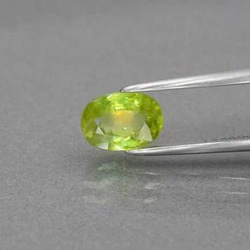 天然石 スフェーン ルース 1.28ct 非加熱 マダガスカル産　 虹が煌めくグリーン・イエローカラー！ 2枚目の画像