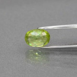 天然石 スフェーン ルース 1.28ct 非加熱 マダガスカル産　 虹が煌めくグリーン・イエローカラー！ 5枚目の画像