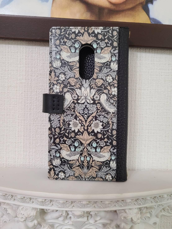 【1枚掲載中】※掲載生地でも作製可能です。 リバティ LIBERTY  ストロベリーシーフ スマホケース 14枚目の画像