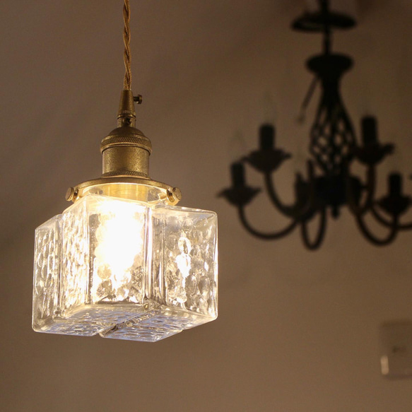 レトロでこぶりな四角いガラスシェードのペンダントライト【受注生産