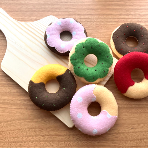 ニャンコ 商品違い多い❌翌日受取通知⭕️様 専用〗フェルトドーナツ