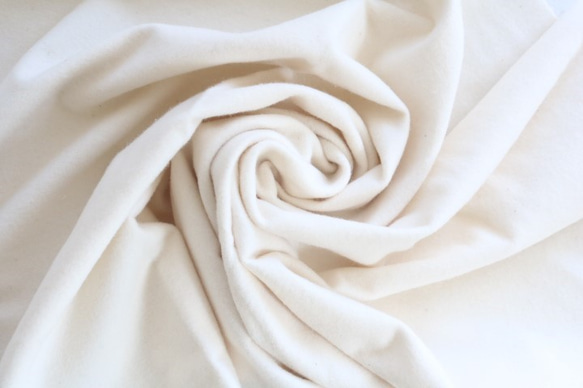 ロング▶贅沢な温かさ▶オーガニックコットンネル１００％▶両面使える布ナプキンライナー(無地きなり)／おりもの ２枚セット 9枚目の画像