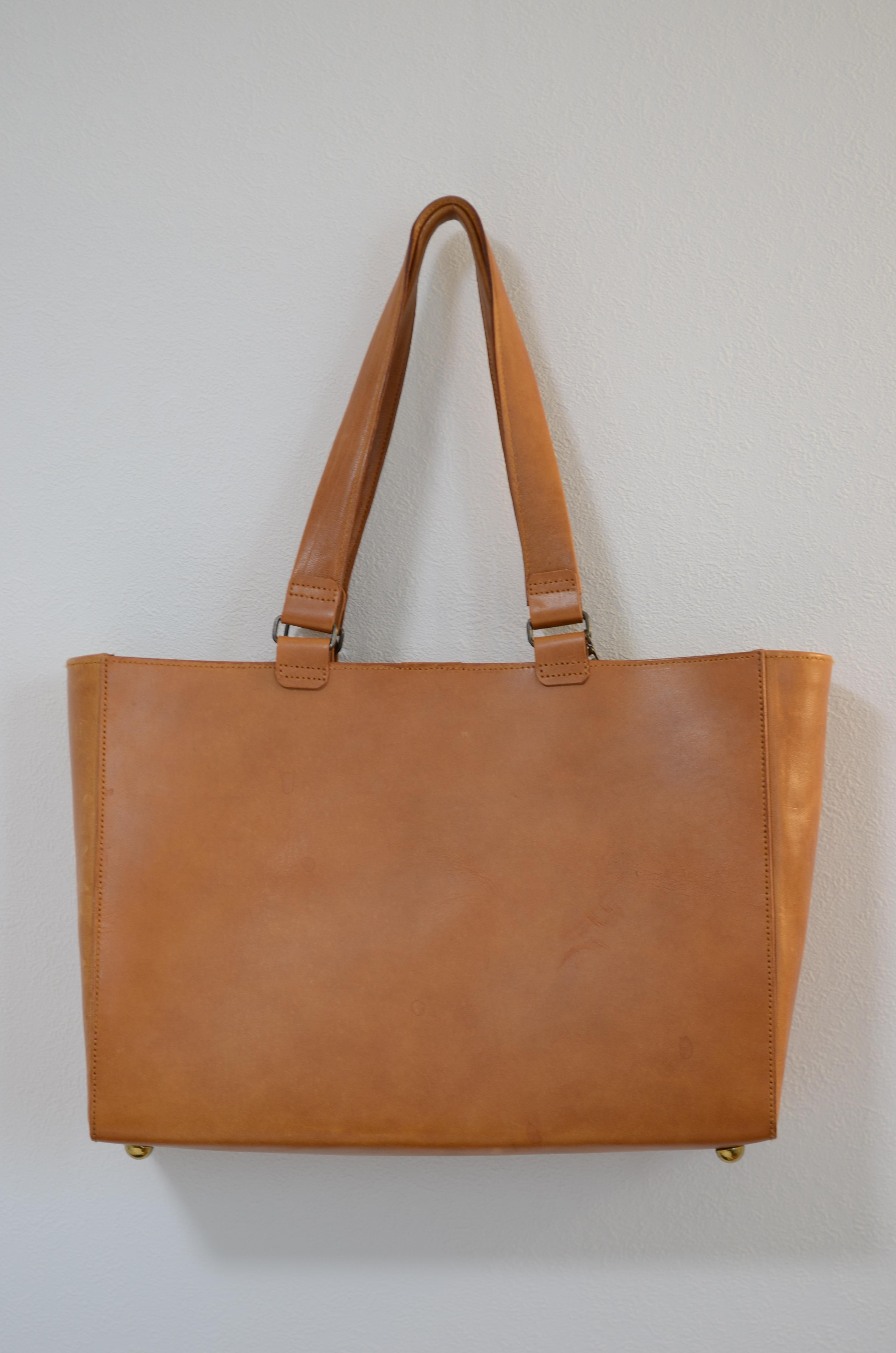 本革のトートバッグ