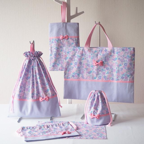 リボンと小花柄♡女の子の巾着袋|ラベンダー(紫) 体操服袋 お リボンと小花柄♡女の子の巾着袋|ラベンダー(紫) 体操服袋 お