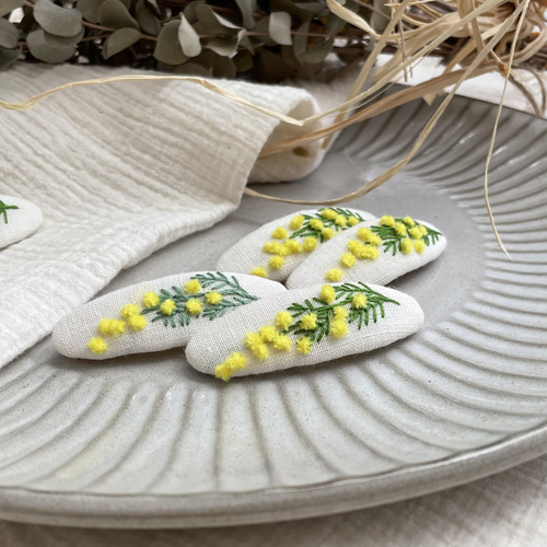 ミモザ刺繍パッチンピン ヘアピン KARU 通販 13259417｜Creema