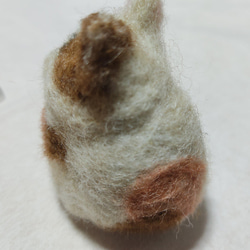 ＜猫・ネコ＞　羊毛フェルト　三毛猫　置物　ミニチュア 2枚目の画像