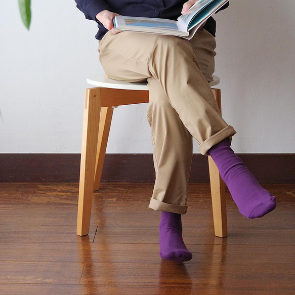 キナリノ掲載 紫 パープル 靴下 カラーソックス フィット「TRIP SCOTT」 丈夫 速乾 カジュアル 4枚目の画像
