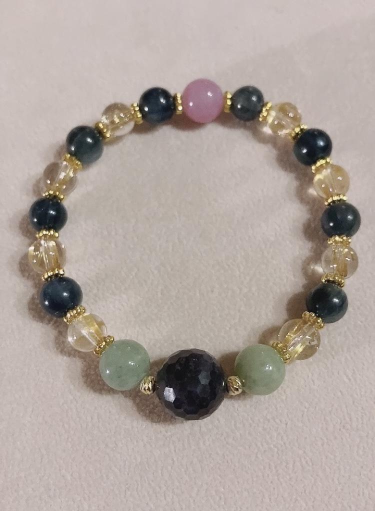 ブルーサファイア、ルチル、ヒスイ、カイヤナイト。