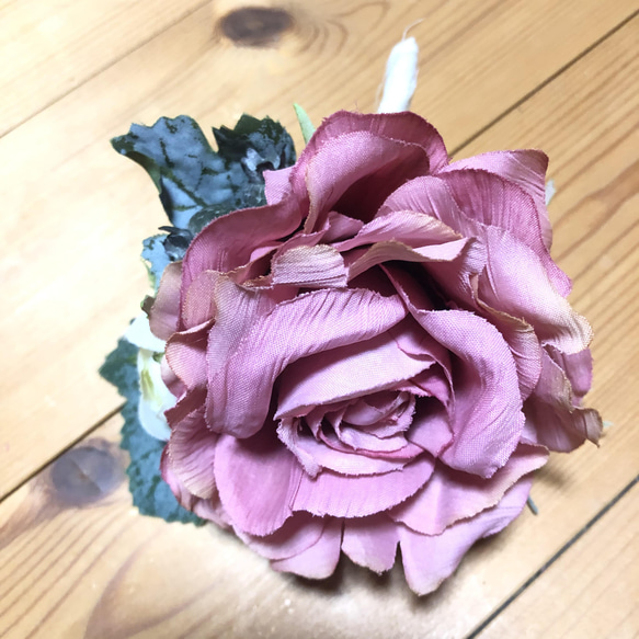 【アートフラワー】大きなピンクのバラのコサージュ 2枚目の画像