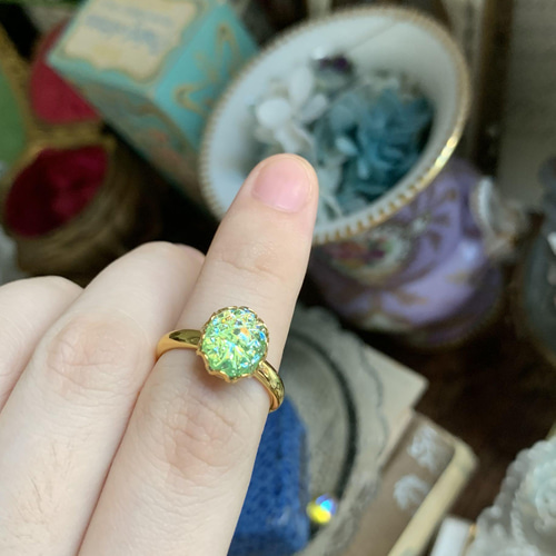 アボカドフレッシュグリーン 火山溶岩 ヨーロッパ アンティーク リング