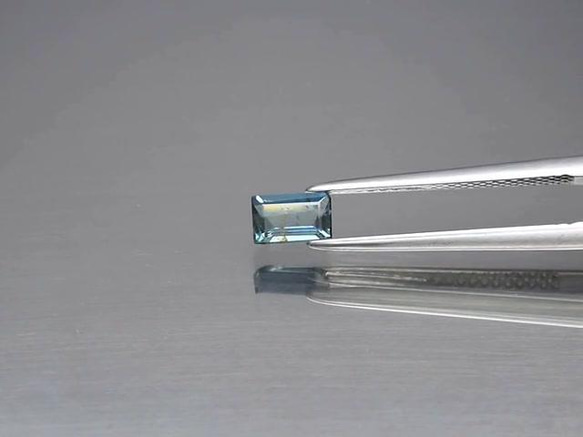 天然石 ブルー グリーン サファイア ルース 0.44ct ナイジェリア産 非加熱　綺麗なブルーカラーの煌めき！ 9枚目の画像