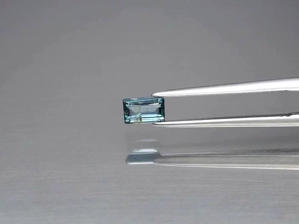 天然石 ブルー グリーン サファイア ルース 0.44ct ナイジェリア産 非加熱　綺麗なブルーカラーの煌めき！ 4枚目の画像