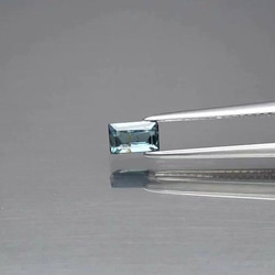 天然石 ブルー グリーン サファイア ルース 0.44ct ナイジェリア産 非加熱　綺麗なブルーカラーの煌めき！ 2枚目の画像