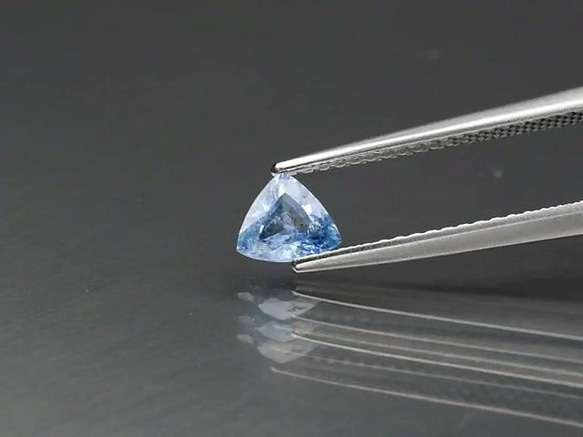 天然石 ブルー サファイア ルース 0.45ct マダガスカル産　綺麗なブルーカラーの色味！ 3枚目の画像