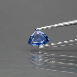 天然石 ブルー サファイア ルース 0.62ct マダガスカル産 非加熱　綺麗なブルーカラーの色味！ 2枚目の画像