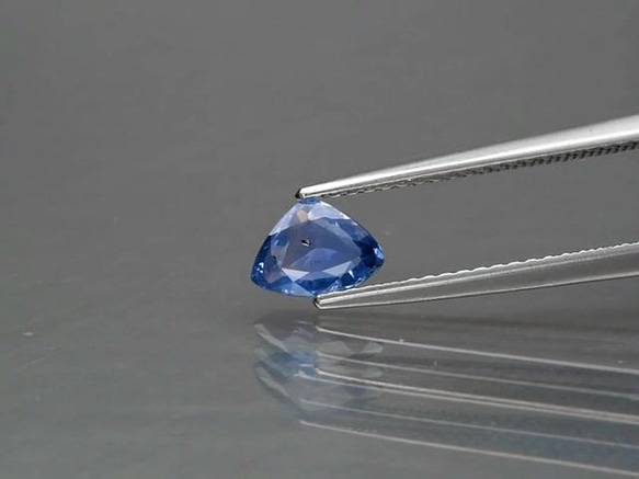 天然石 ブルー サファイア ルース 0.62ct マダガスカル産 非加熱　綺麗なブルーカラーの色味！ 10枚目の画像