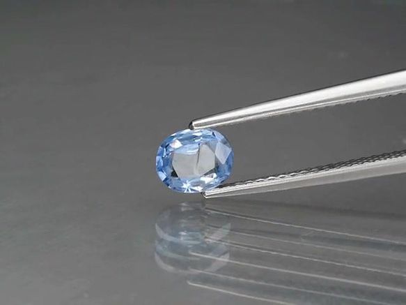 天然石 ブルー サファイア ルース 0.64ct マダガスカル産　綺麗なブルーカラーの煌めき！ 4枚目の画像