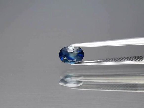 天然石 ブルー サファイア ルース 0.85ct オーストラリア産　綺麗なブルーカラーの煌めき！ 4枚目の画像