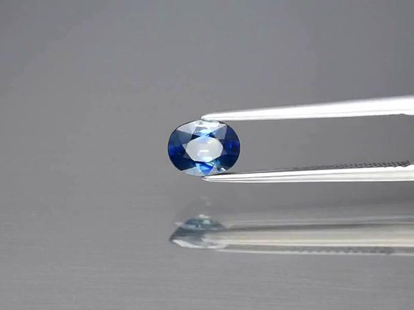 天然石 ブルー サファイア ルース 0.85ct オーストラリア産　綺麗なブルーカラーの煌めき！ 6枚目の画像