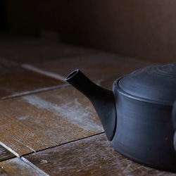 煎茶が美味しく飲める平型急須【愛知県常滑産】玉光窯さんのつくる常滑急須・横手・無地・160cc 5枚目の画像