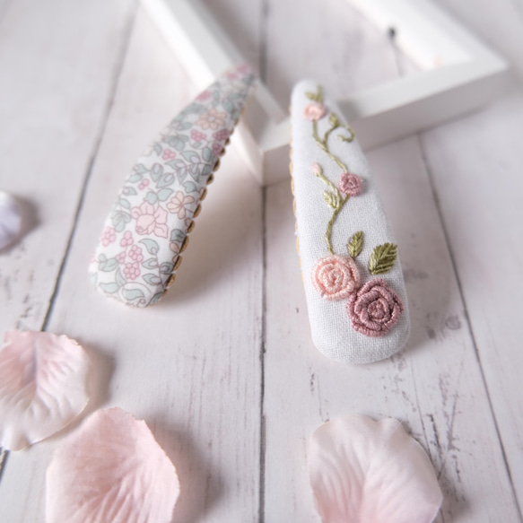 バラ刺繍パッチンピン♡ヘアゴム2点セット