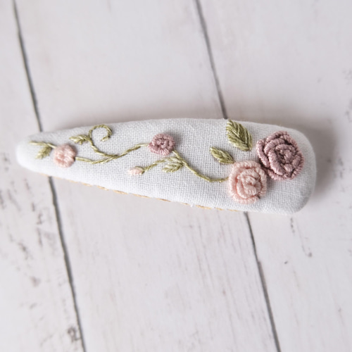 薔薇手刺繍のパッチンピンSet(アイスピンク) ヘアピン ししゅばやし