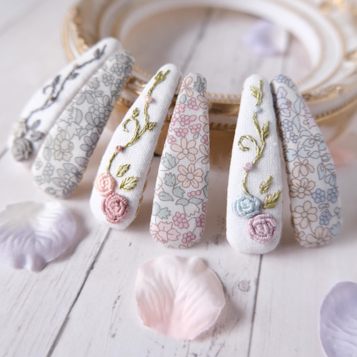 バラ刺繍パッチンピン♡ヘアゴム2点セット バラ刺繍パッチンピン♡ヘアゴム2点セット