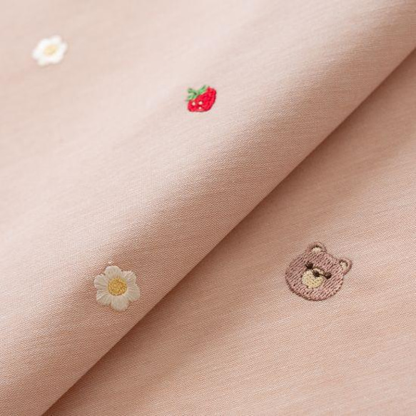 繡花布【小熊&amp;草莓/粉米色】剪布棉滌 第2張的照片