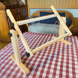 **木製の手芸道具**「スクロールフレーム　卓上タイプ」テーブルの上で刺しゅうができるスクロールフレーム#クロスステッチ 4枚目の画像