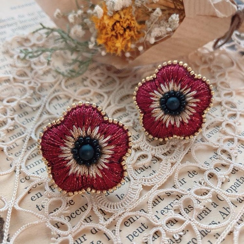 オートクチュール刺繍〜アネモネイヤリング(ピアス) イヤリング