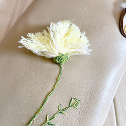 スマホ ポシェット 姫路革 スマホポーチ ベージュ 立体刺繍 黄色いお花 9枚目の画像