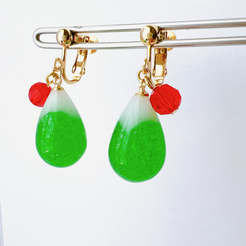 メロンソーダ グリーン 喫茶店 レジン 雫 イヤリング・ピアス