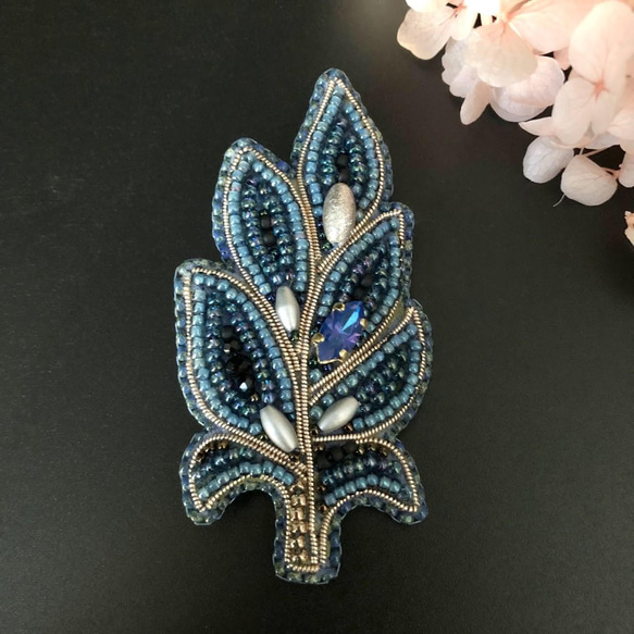 タケコブター カクテル ビーズ 刺繍 ブローチ ハンドメイドアクセサリー サクラエンブロイダリー®︎｜ビーズ刺繍アクセサリー