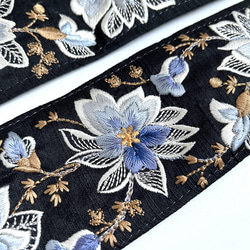 【50cm】インド刺繍リボン ブラックxブルー　シルク　SS337 2枚目の画像
