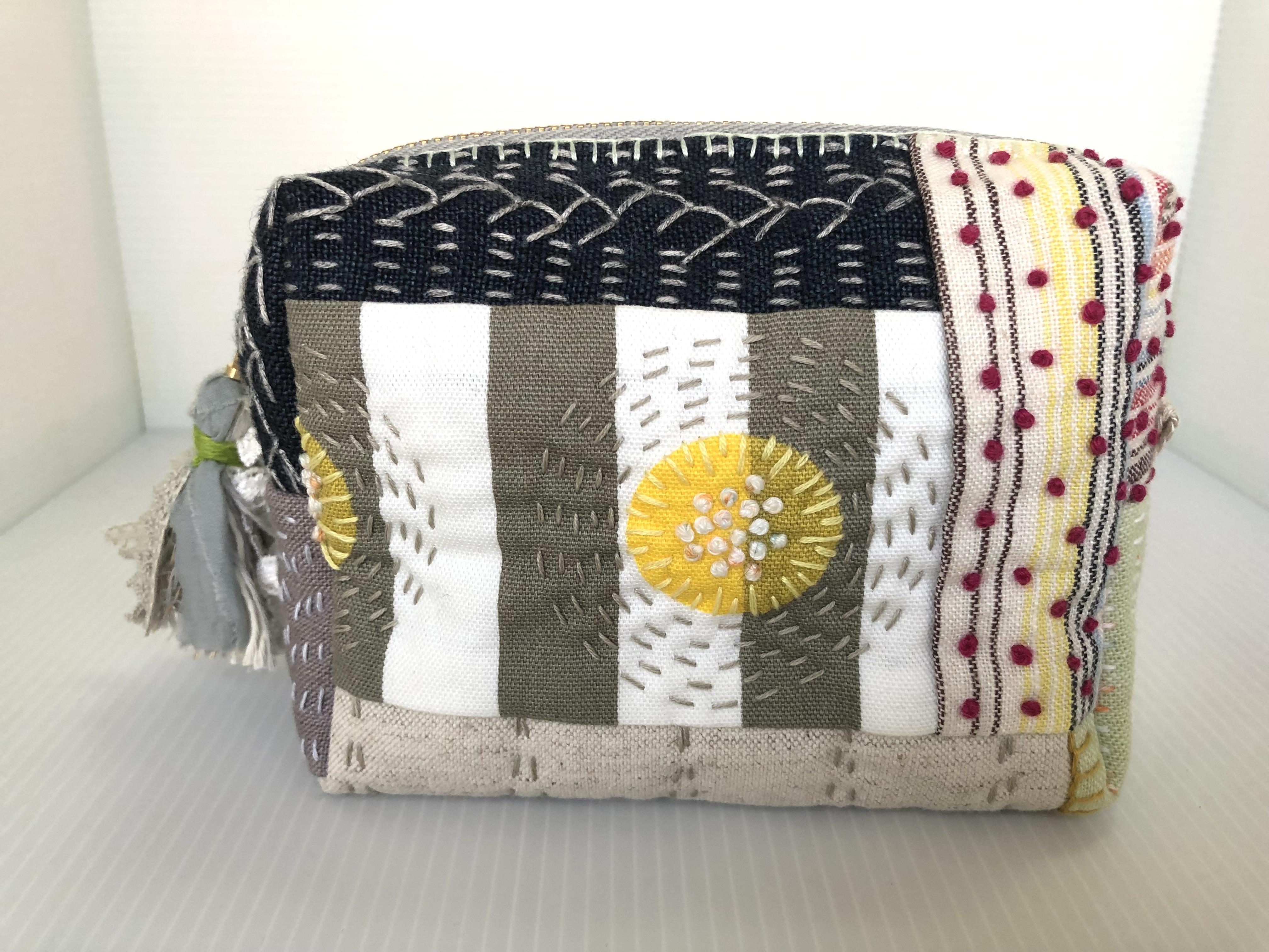 【送料無料】ハギハギ刺繍キルティングポーチ②