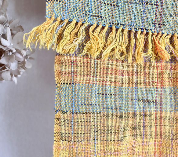 マリーゴールドのようなコットン手織りショートストール 7枚目の画像