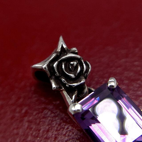 薔薇が付いた四角い紫の石のシルバー925ネックレス ネックレス