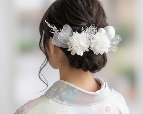 和装髪飾り　ホワイト✕シルバー　成人式卒業式袴着物振袖ヘアアクセサリー 楽天市場】髪飾り 成人式 振袖 白 銀 シルバー 着物 袴 和装 卒業式