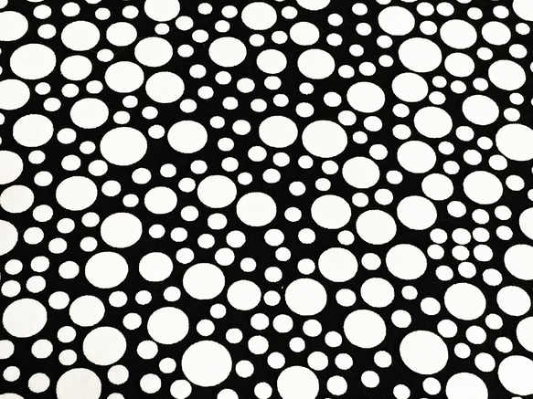 Michael Miller 110cm x 50cmずつ切売 - Playful dots/白黒 2枚目の画像