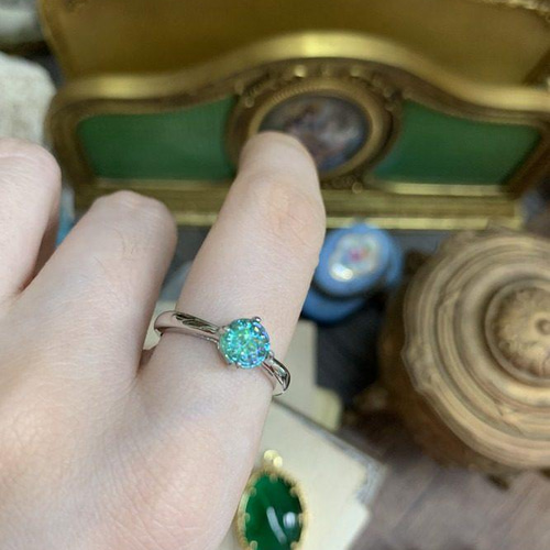 アボカドフレッシュグリーン 火山溶岩 ヨーロッパ アンティーク リング