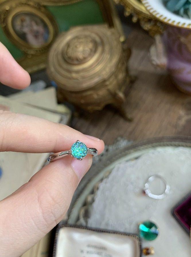 アボカドフレッシュグリーン 火山溶岩 ヨーロッパ アンティーク リング  緑 カラフル 指輪 シルバー925