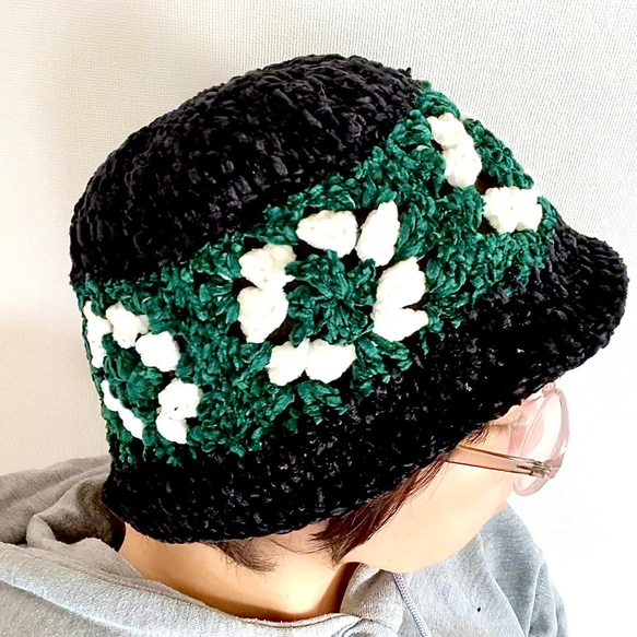 折り畳み可】 クロシェ編み バケットハット 手編み バケハ 黒 × 緑